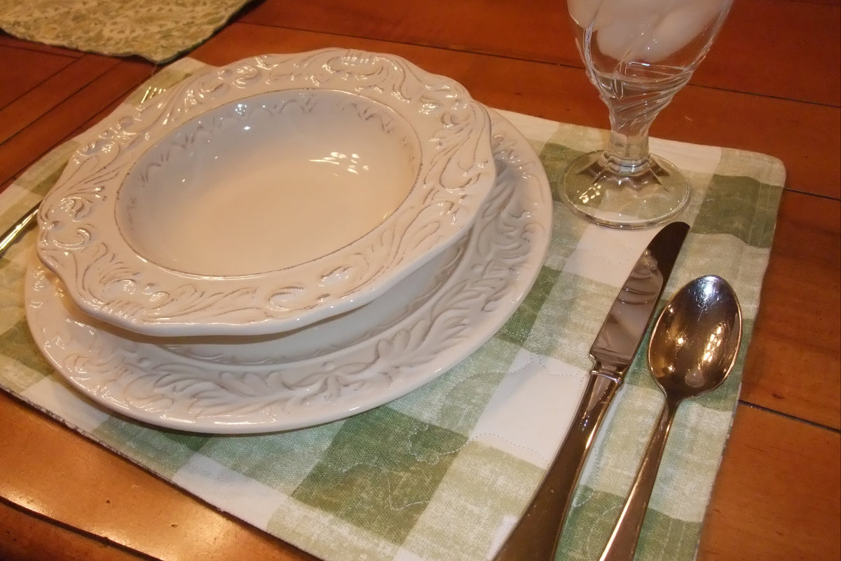 Reversible Quilted Kitchen Linen Set – 6 Placemats + 45" Runner